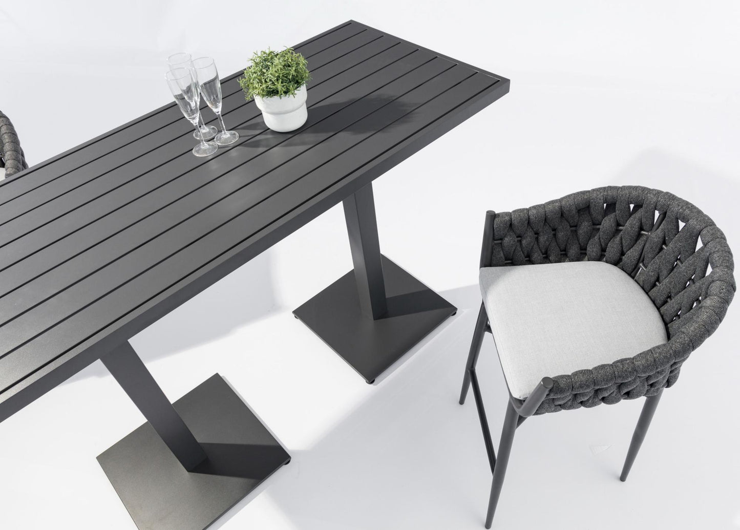 Mesa alta bar Orick 160x70 cm aluminio antracita.