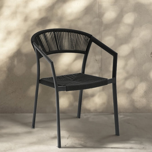 Silla con brazos Appelton aluminio negro y trenzado negro.