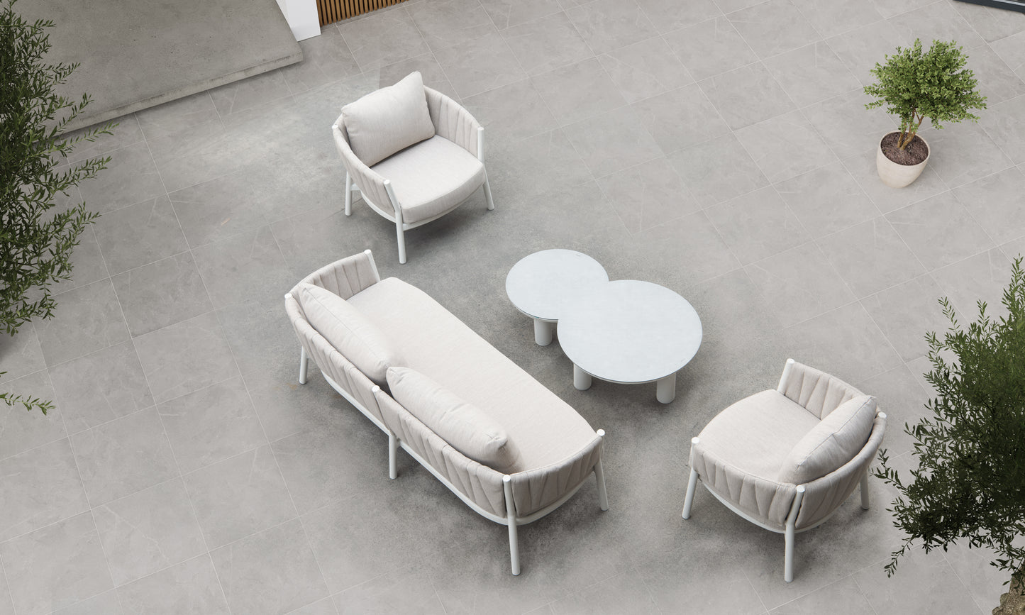 Sofá 3 plaza Attica aluminio blanco y textil gris claro