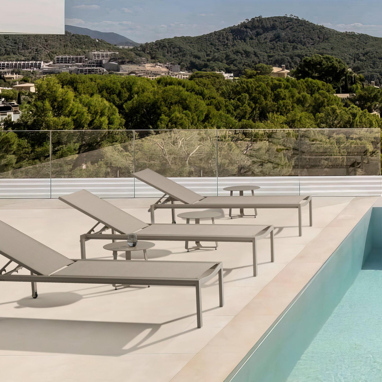 Mesa auxiliar Bangor Ø 45 cm aluminio blanco