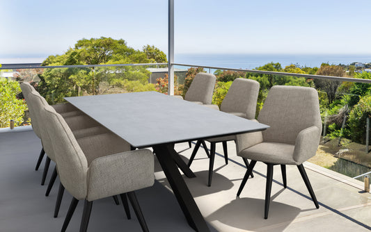 Silla de comedor giratoria Levin aluminio antracita textil beige.