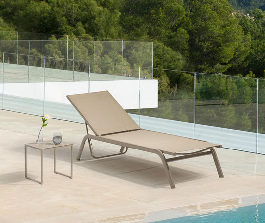 Tumbona Galt aluminio blanco y textilene taupe