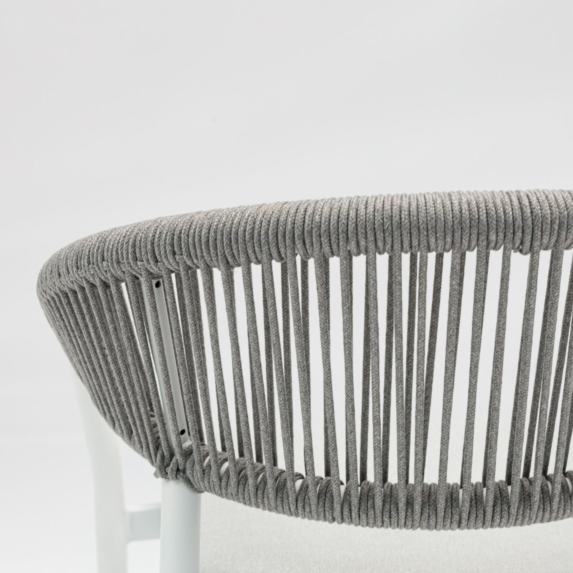 Silla de comedor Ross aluminio blanco con cojín gris claro
