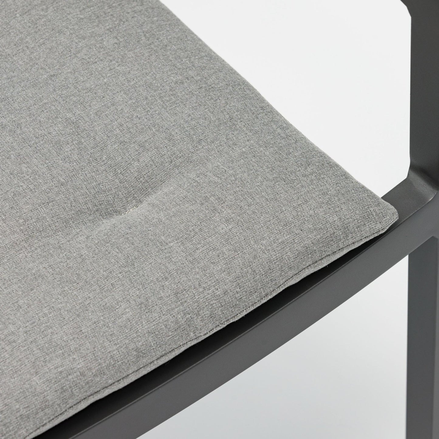 Silla de comedor Boori aluminio antracita cojín gris medio.