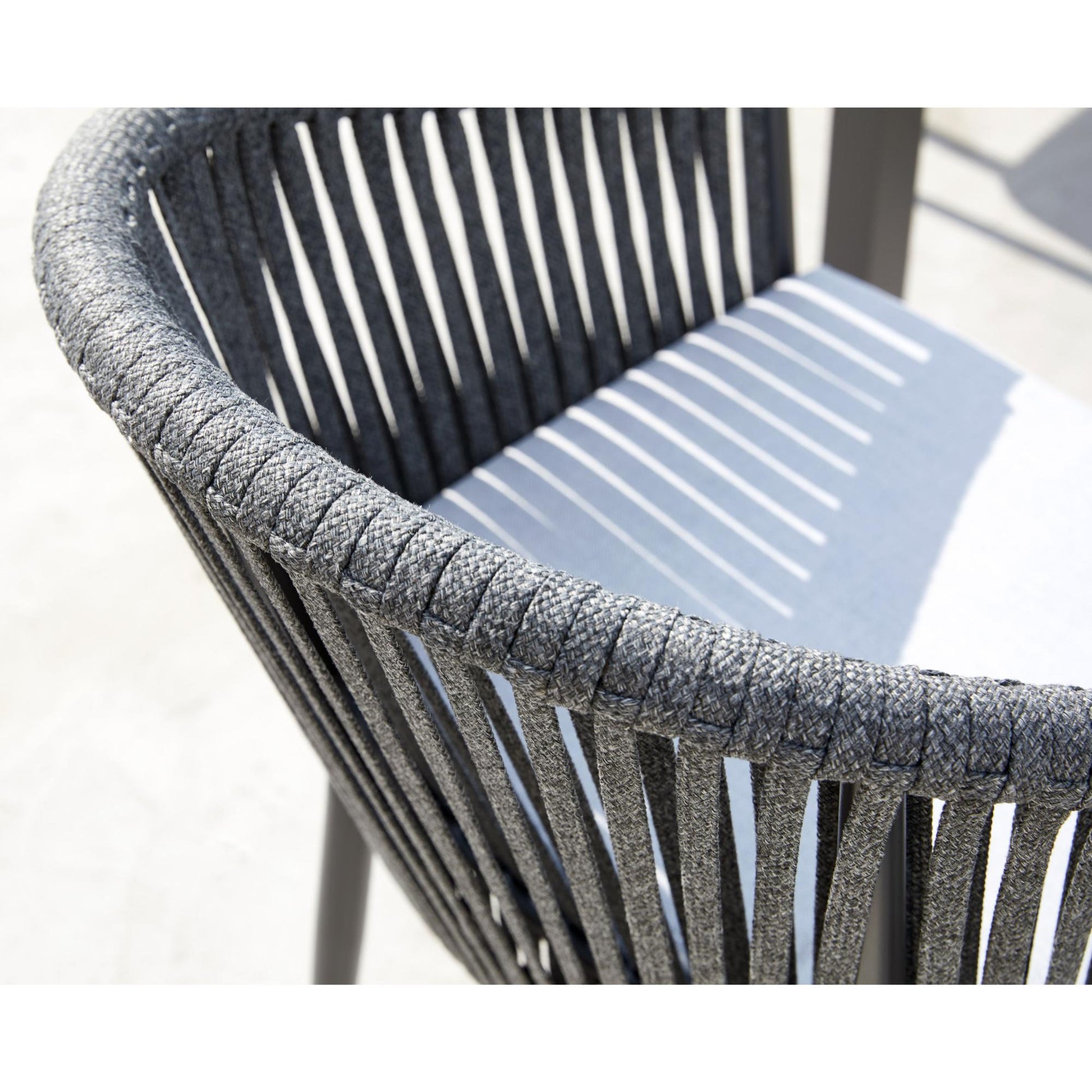 Sillón Ukiah aluminio y cuerda antracita con cojín gris medio