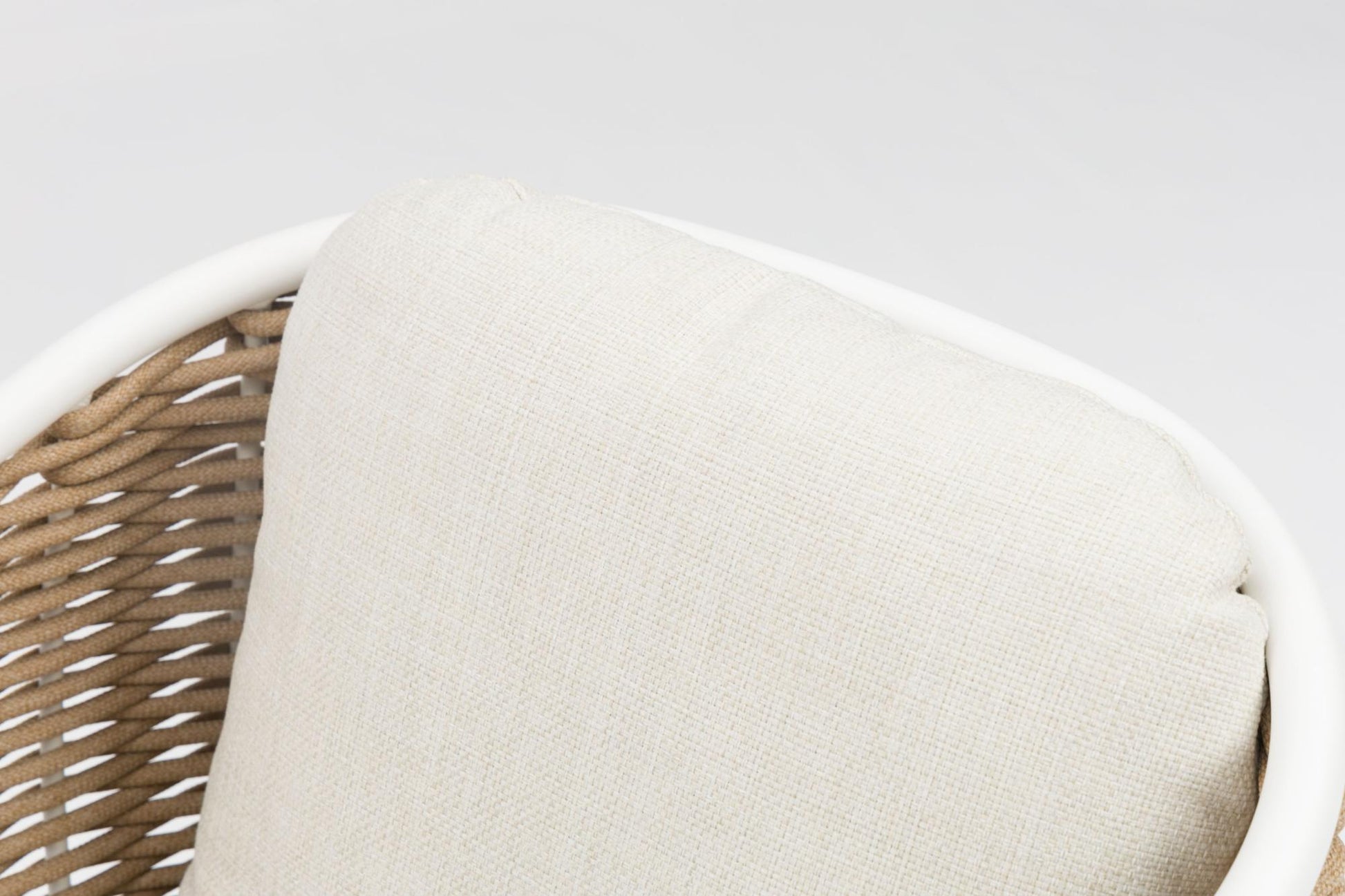 Sillón de comedor Irvine aluminio blanco cuerda taupe cojín  beige