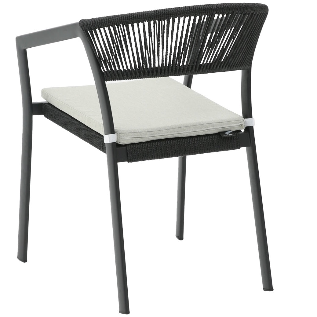 Silla con brazos Appelton aluminio negro y trenzado negro.