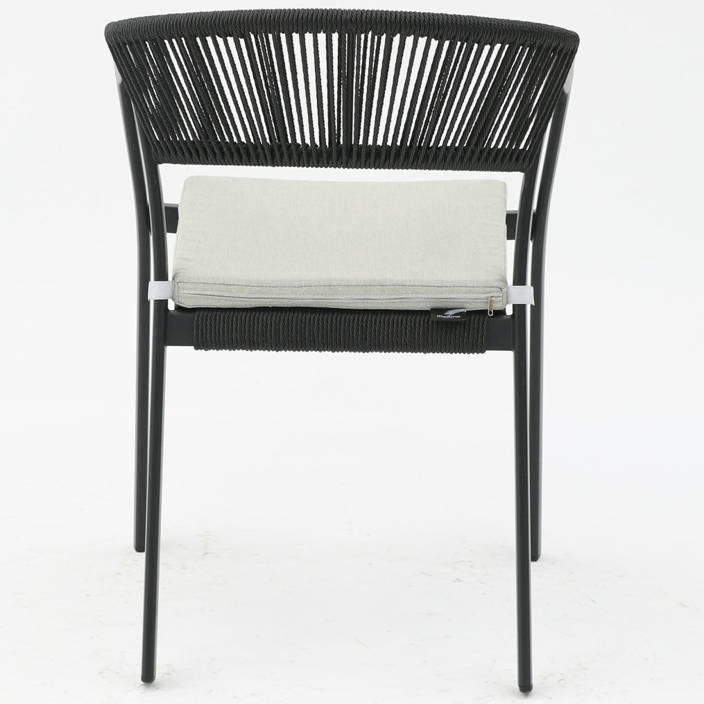 Silla con brazos Appelton aluminio negro y trenzado negro.