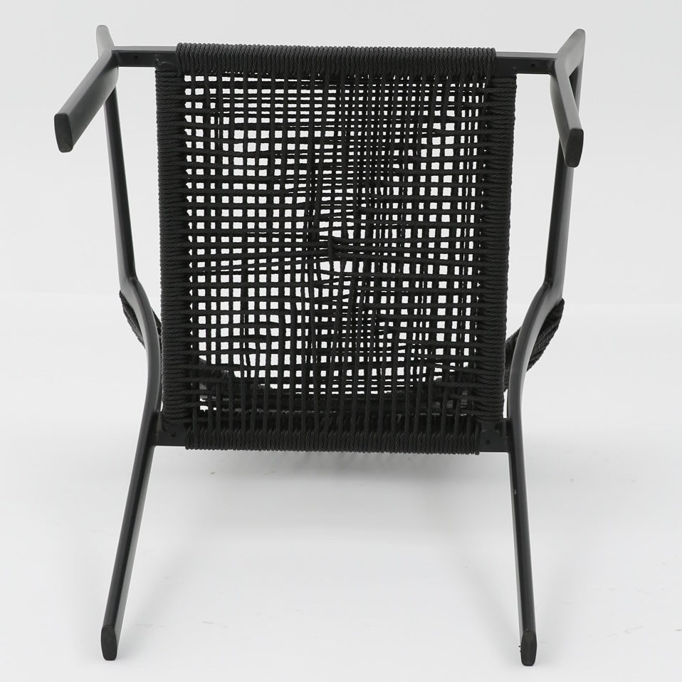 Silla con brazos Appelton aluminio negro y trenzado negro.