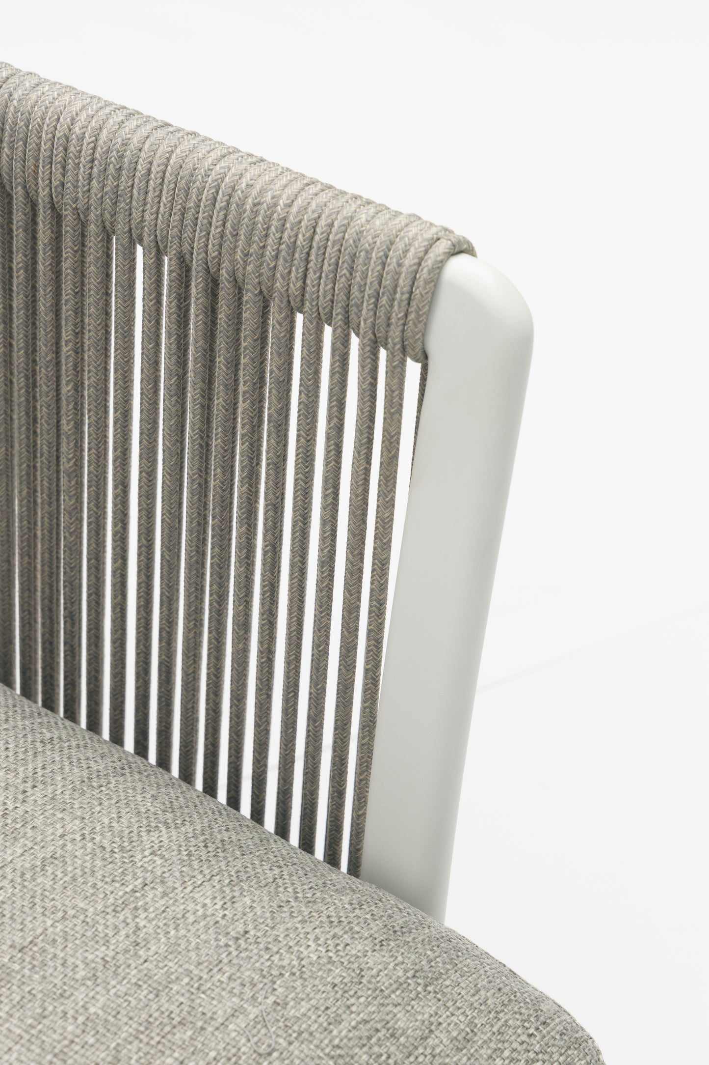 Sofá 2 plazas Silai aluminio blanco textil gris medio