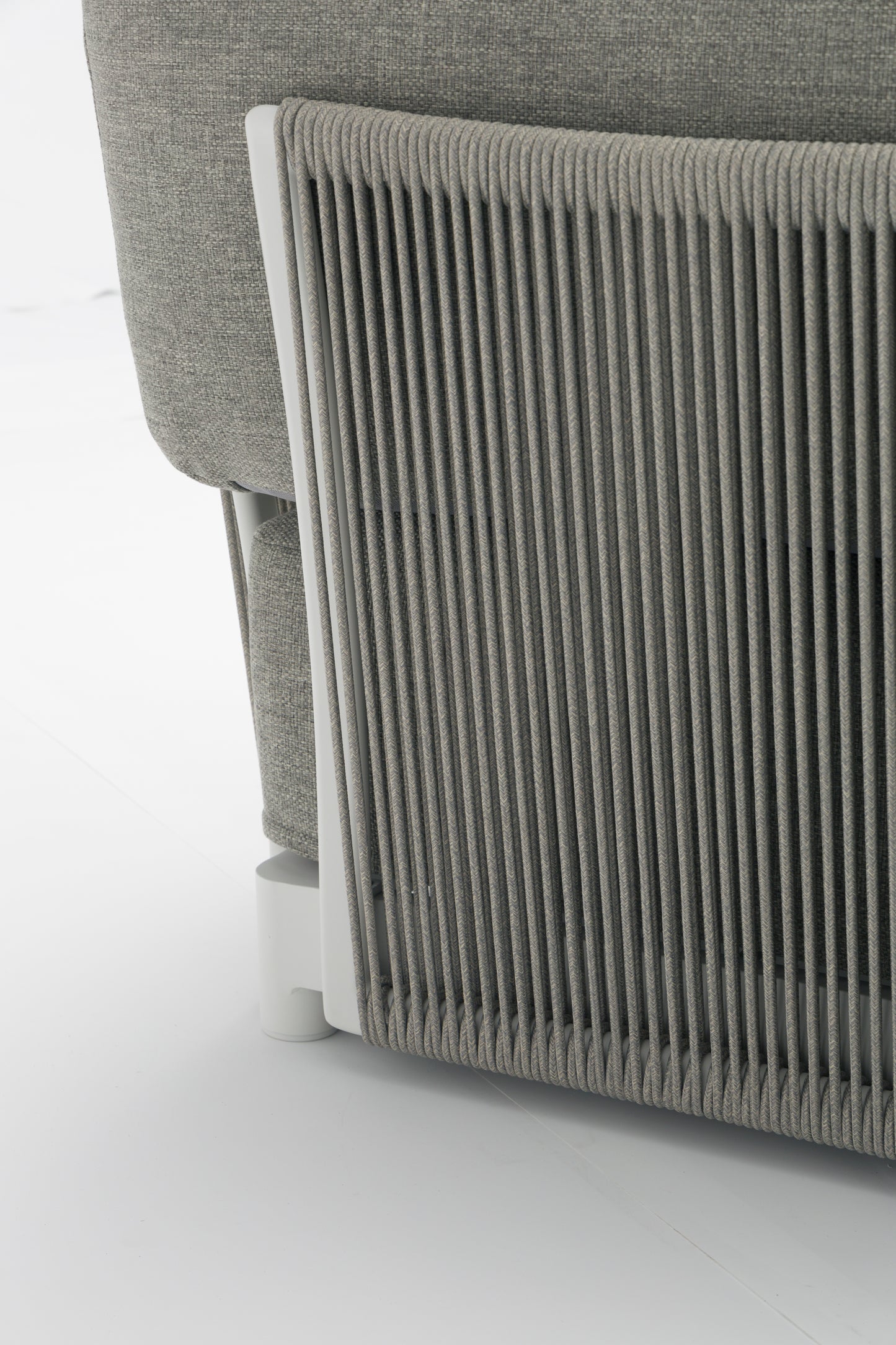 Sofá 3 plazas Silai aluminio blanco textil gris medio