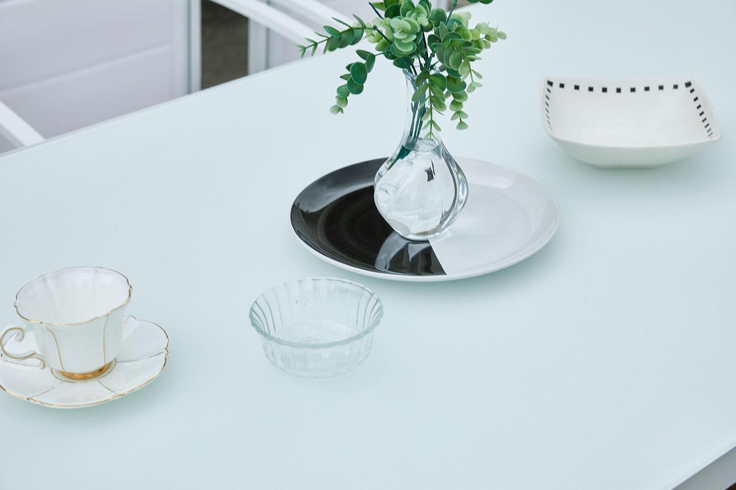 Mesa de comedor Adin 160*90 cm aluminio y cristal blanco
