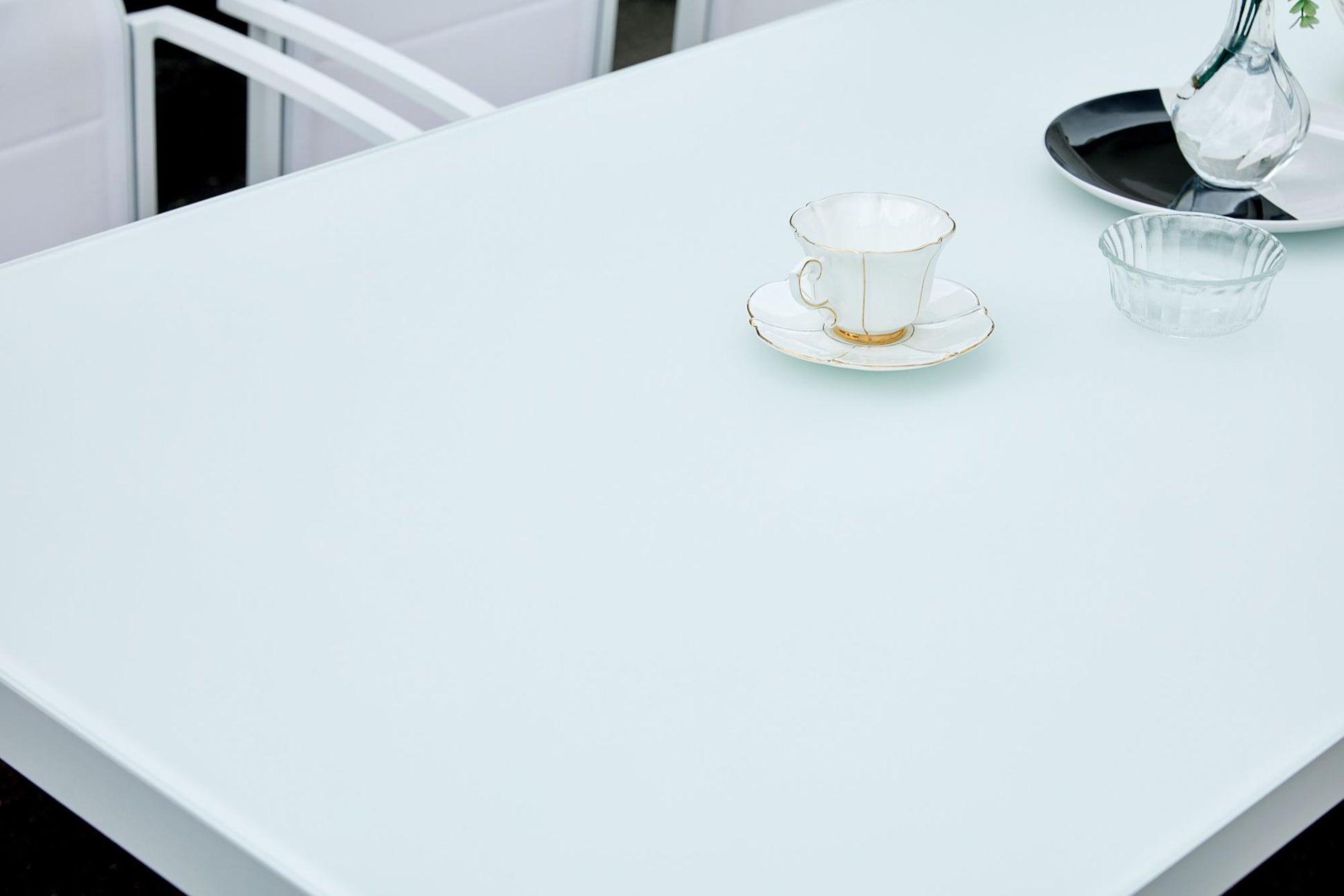 Mesa de comedor Adin 160*90 cm aluminio y cristal blanco