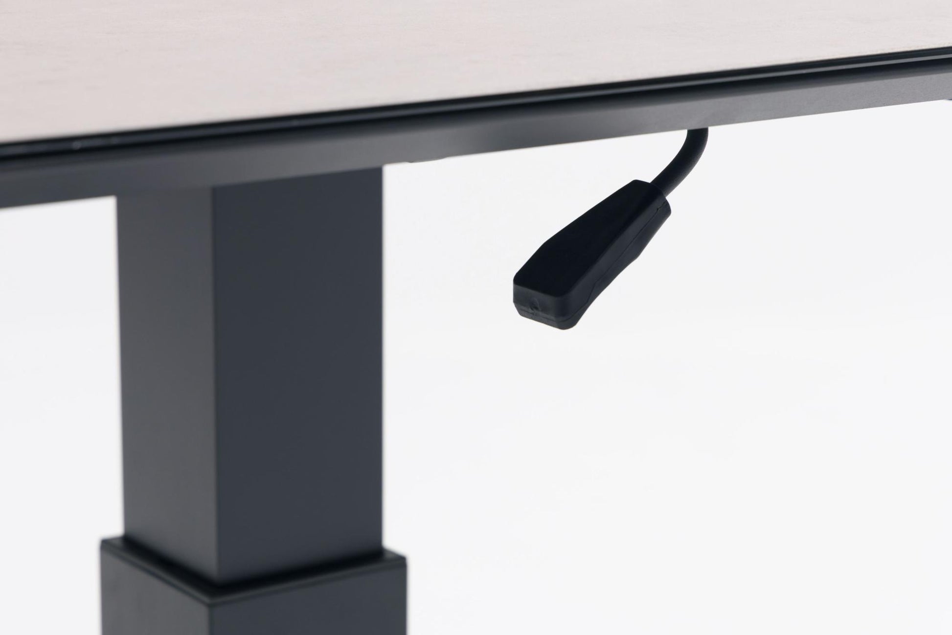 Mesa elevable Isabela 90x90x50/74  aluminio antracita con cristal cerámico gris claro.