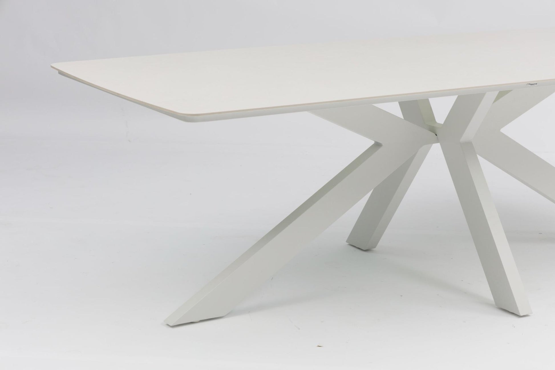 Mesa rectangular Bais 240x100 cm aluminio blanco y top cerámico beige