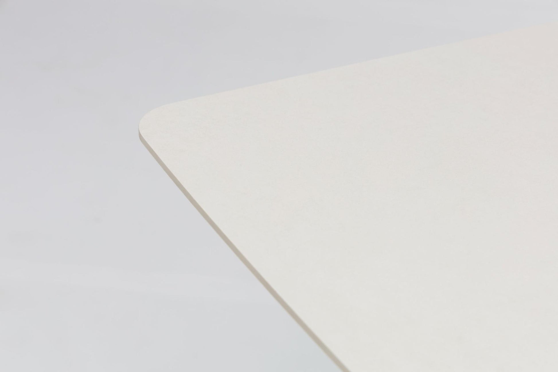 Mesa rectangular Bais 240x100 cm aluminio blanco y top cerámico beige
