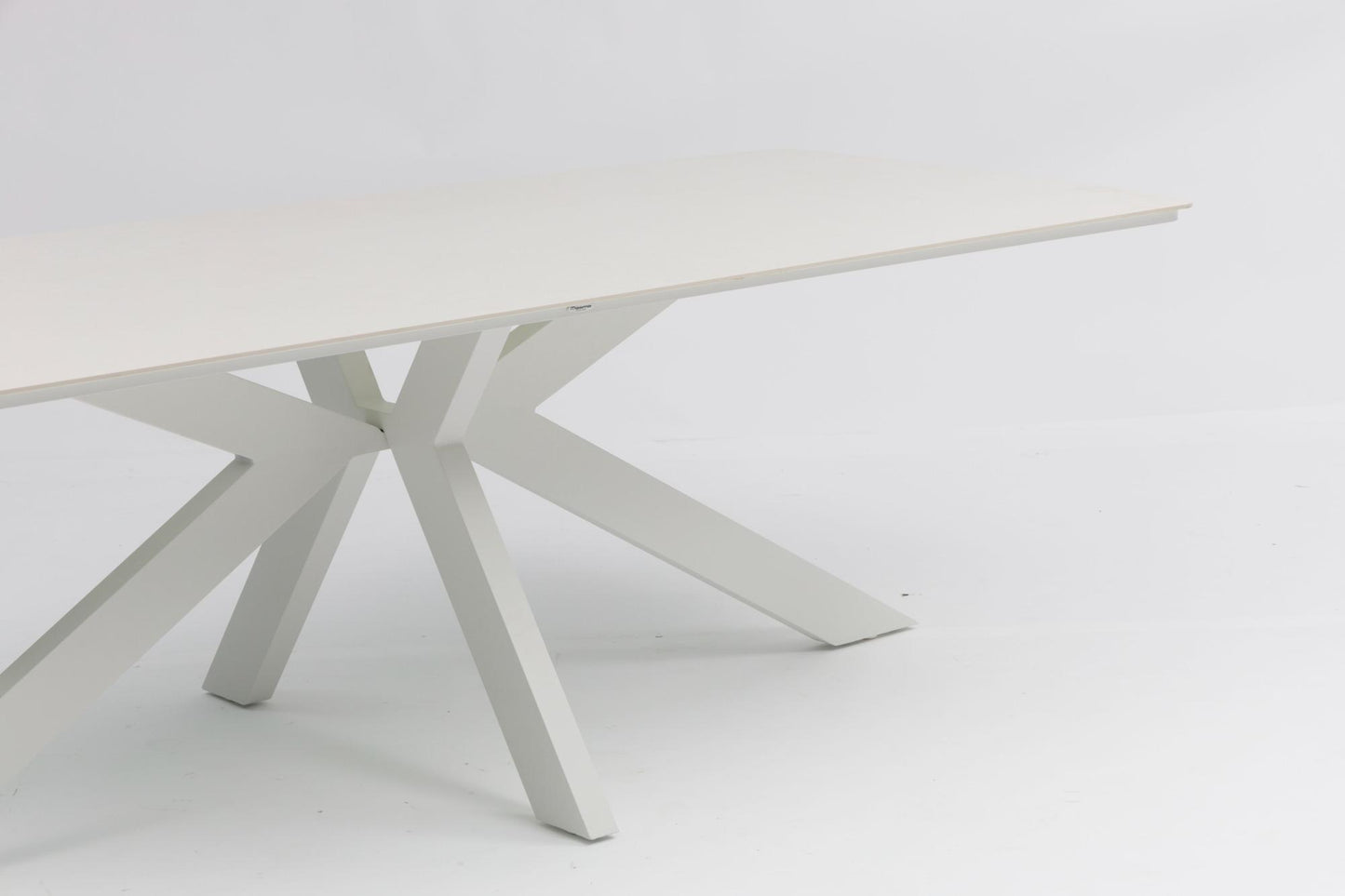Mesa rectangular Bais 240x100 cm aluminio blanco y top cerámico beige