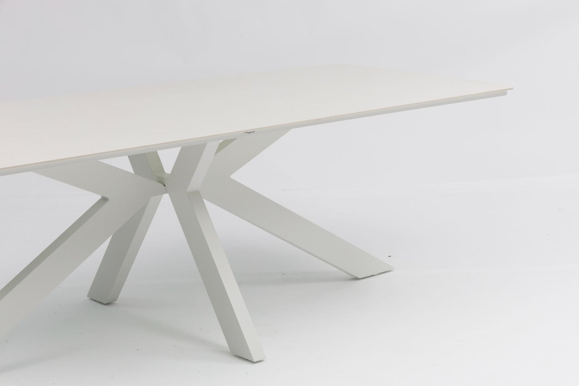 Mesa rectangular Bais 240x100 cm aluminio blanco y top cerámico beige