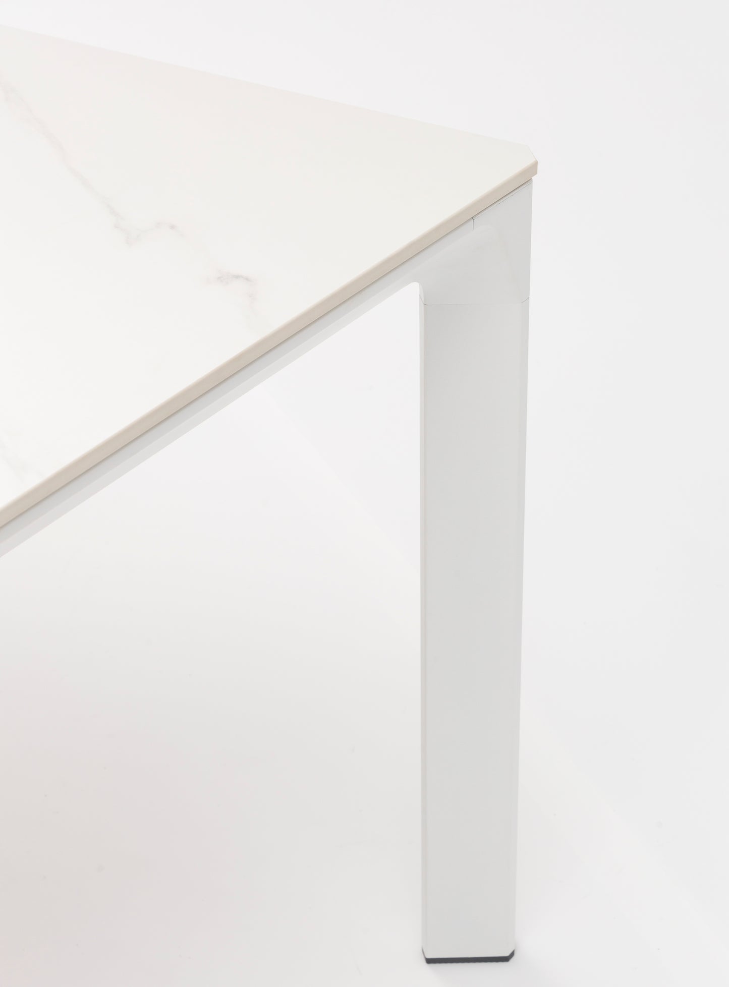 Mesa de comedor Boori 200x90 cm aluminio y top mesa porcelánico blanco