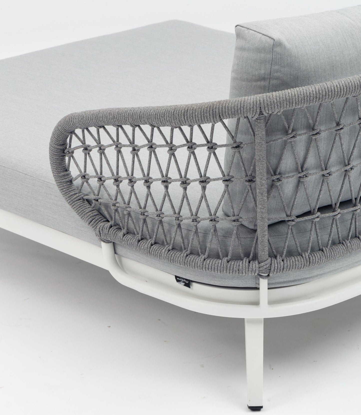 Daybed Isabela aluminio blanco y textil gris claro