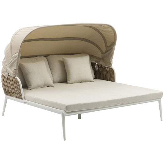 Daybed Irvine aluminio blanco cuerda taupe cojín beige top en textil beige claro.