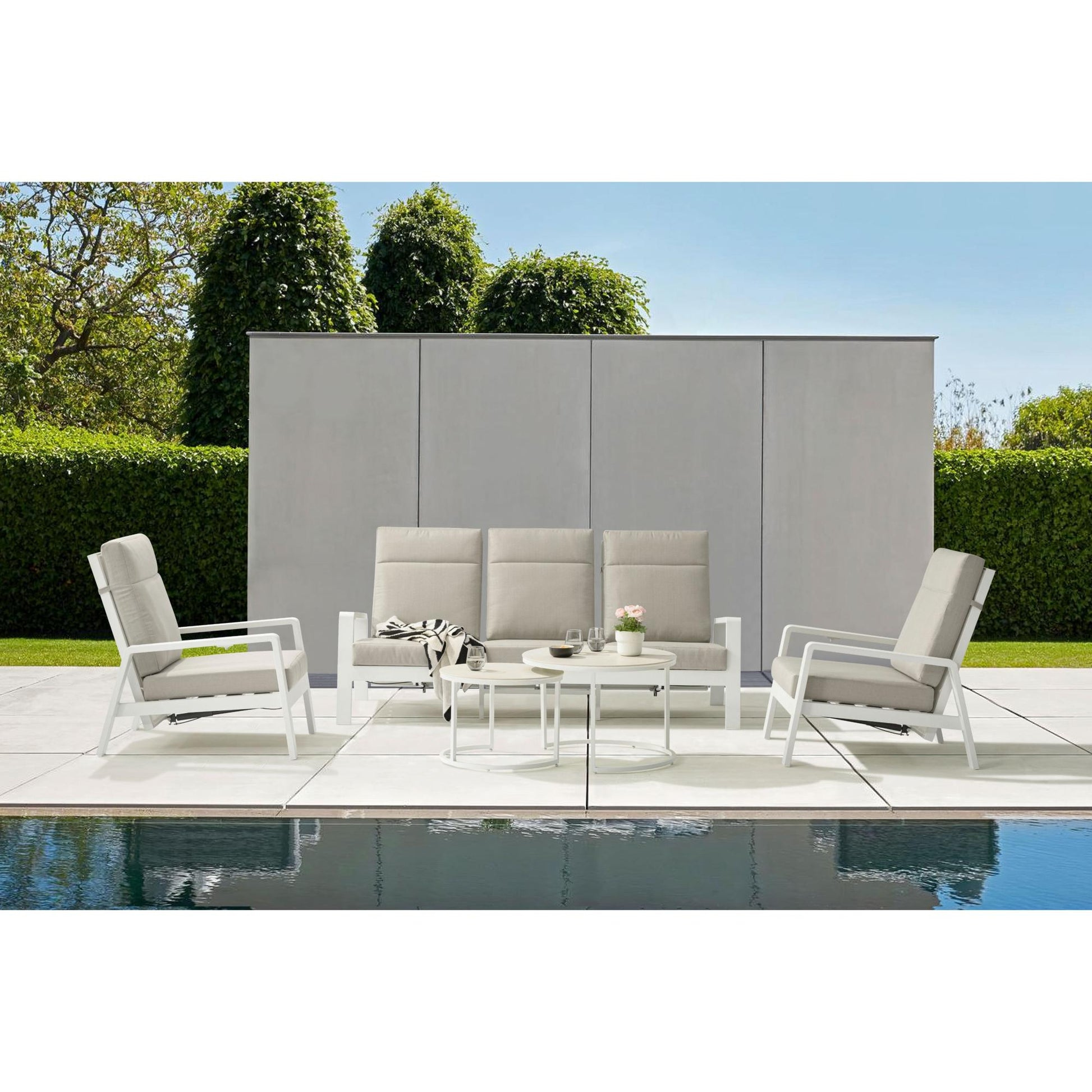 Set mesas auxiliares Albury aluminio blanco y top cristal cerámico greige