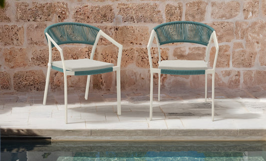 Silla con brazos Appelton aluminio blanco bone y trenzado aqua