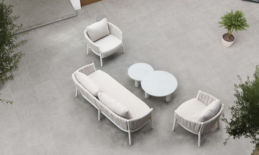 Sofá 1 plaza Attica aluminio blanco y textil gris claro