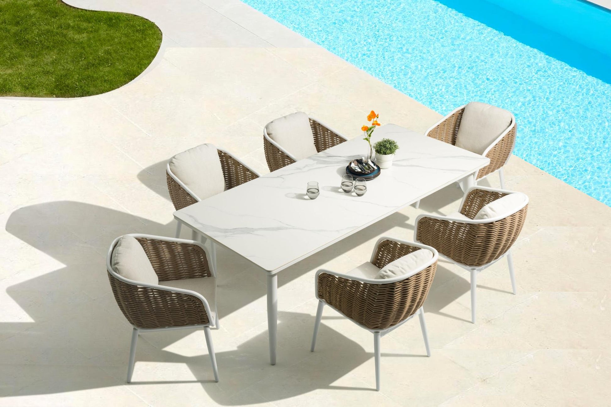Mesa de comedor Irvine 220x100cm aluminio blanco top porcelánico blanco
