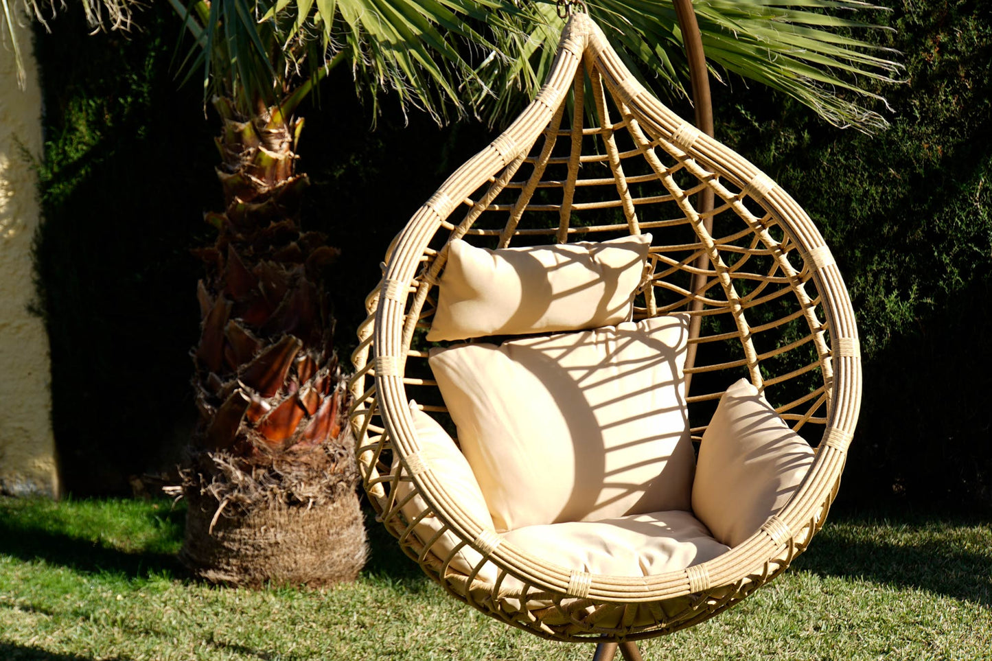 Sillón Colgante 1 Plaza Ratán Sintético Marrón con Base y Cojín