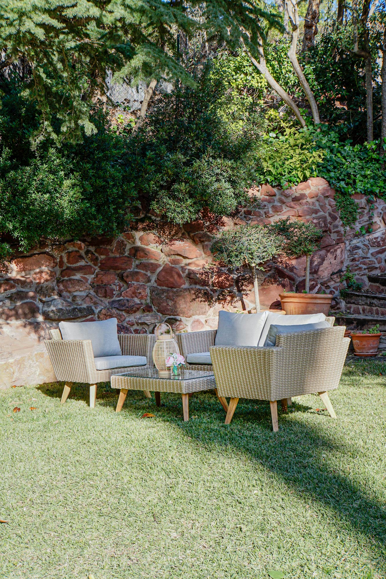 Conjunto Relax Jardín Ratán Sintético Sofá 2P + 2 Sillones + Mesa Cristal