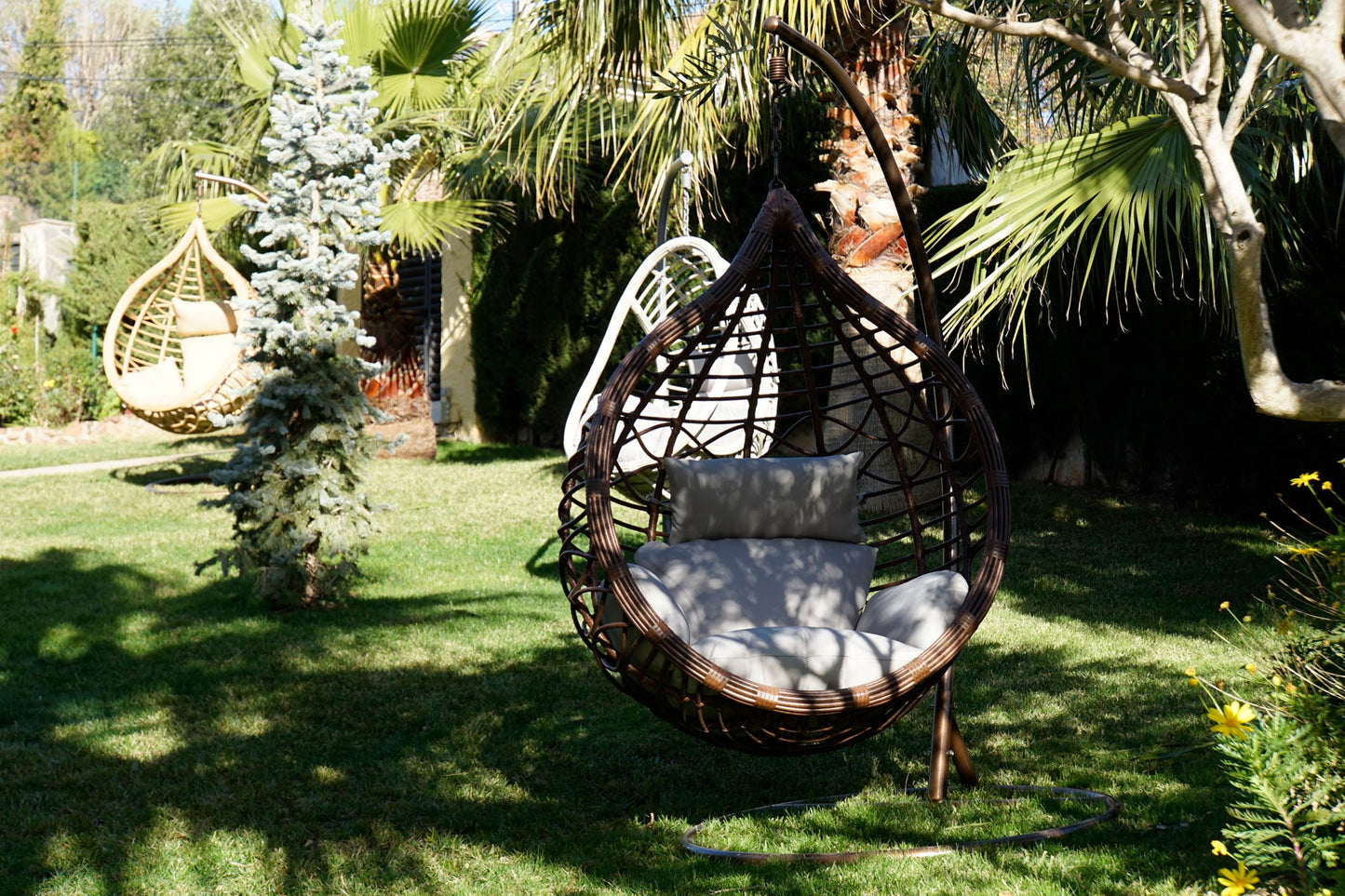 Sillón Colgante 1 Plaza Ratán Sintético Marrón con Base y Cojín