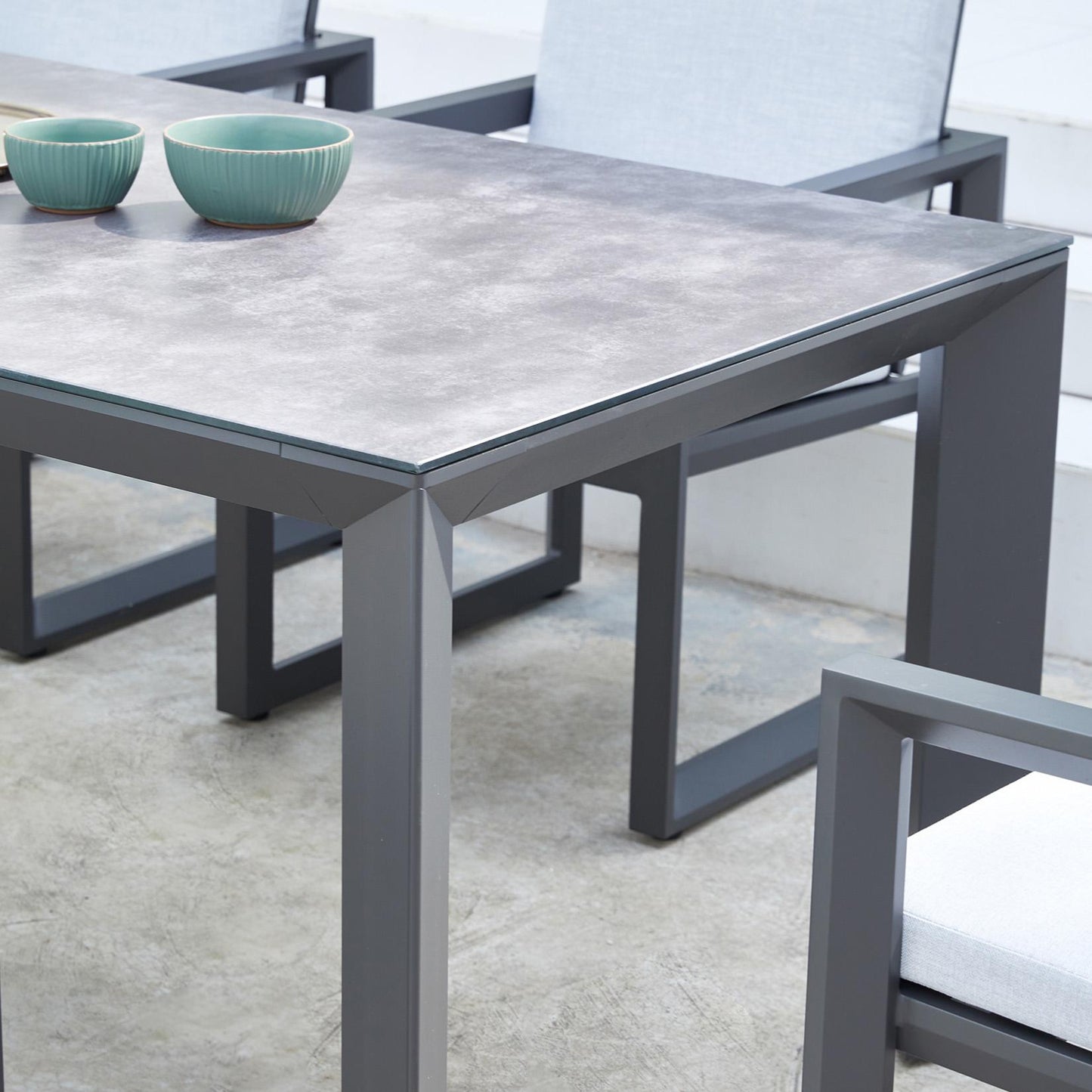 Mesa de comedor Onix 210*90 cm aluminio antracita cristal cerámico gris antracita