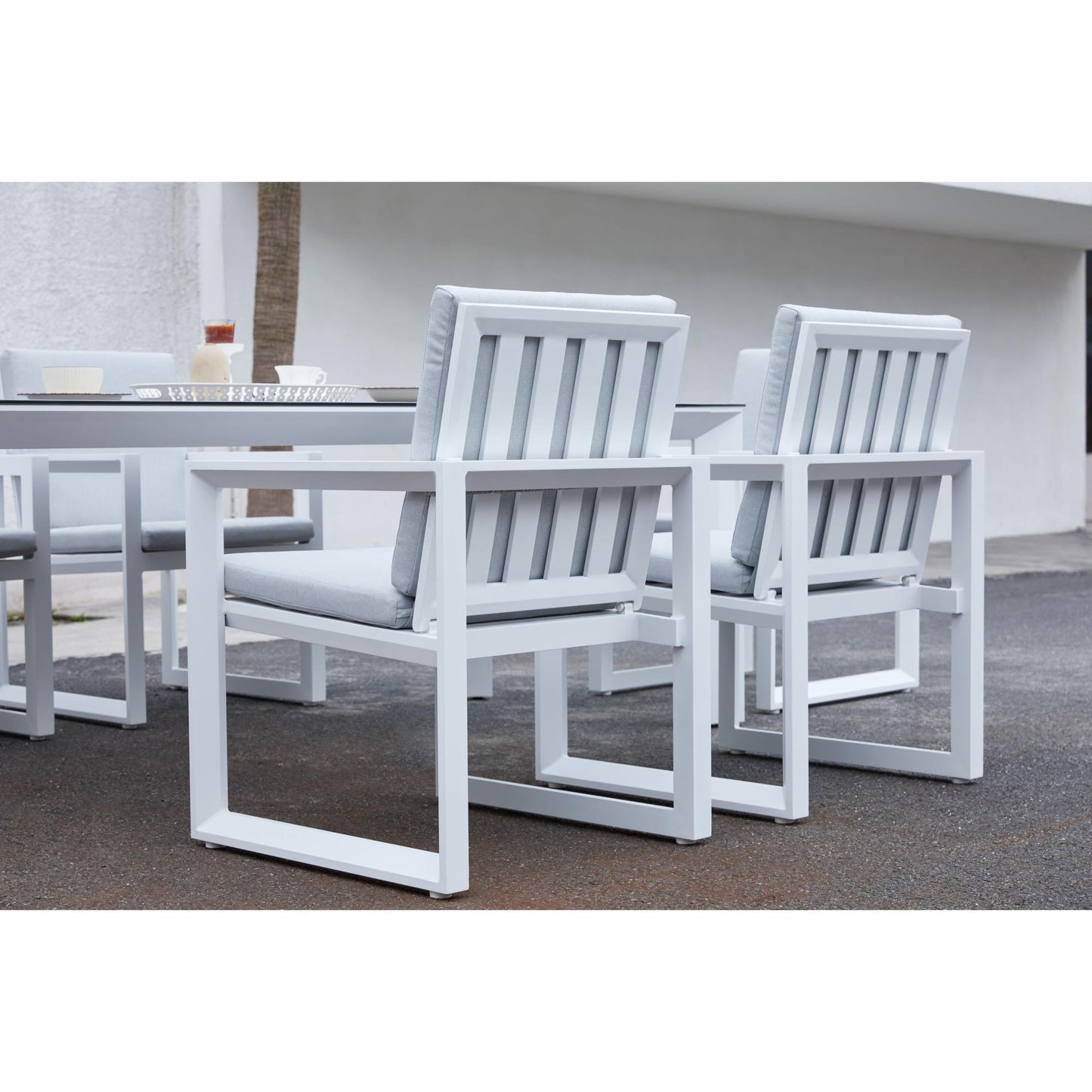 Sillón de comedor Onix aluminio blanco y cojinería gris claro
