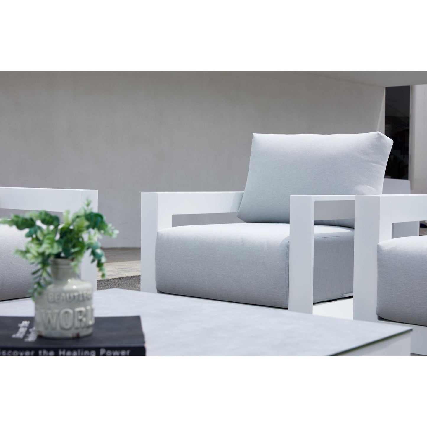 Sofá 1 plaza Onix aluminio blanco cojinería gris claro