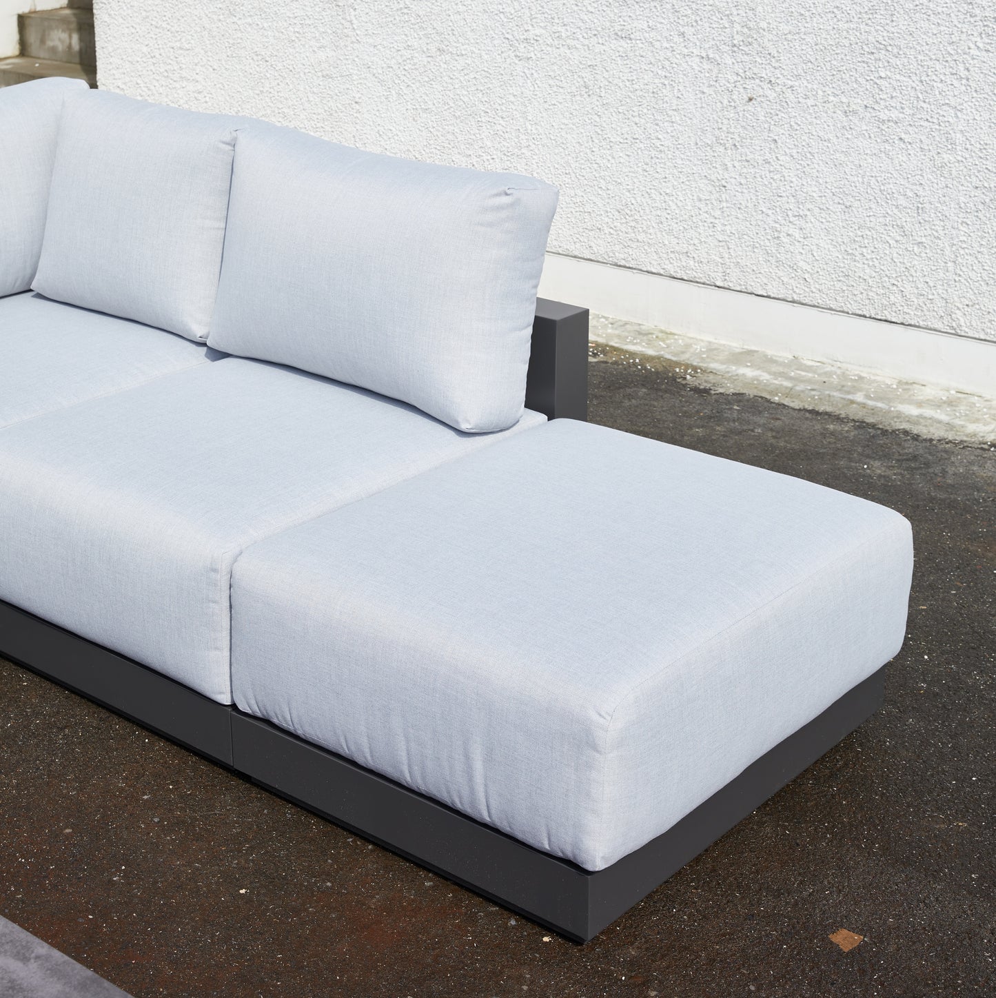 Módulo puff Onix aluminio antracita cojinería gris medio