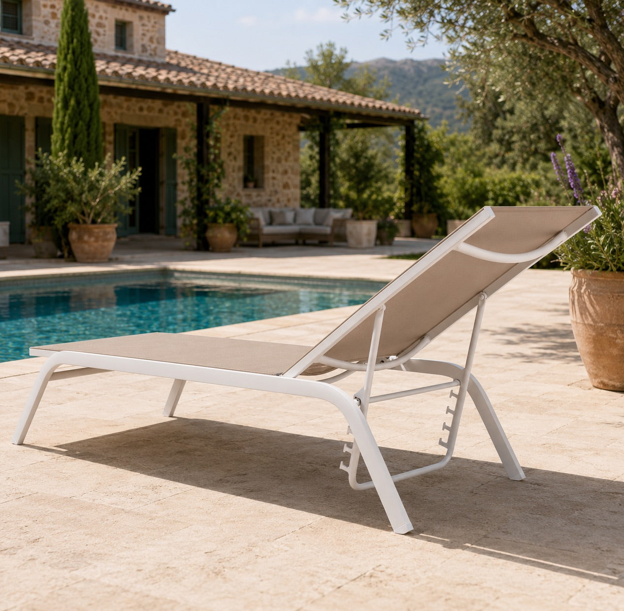 Tumbona Galt aluminio blanco y textilene taupe