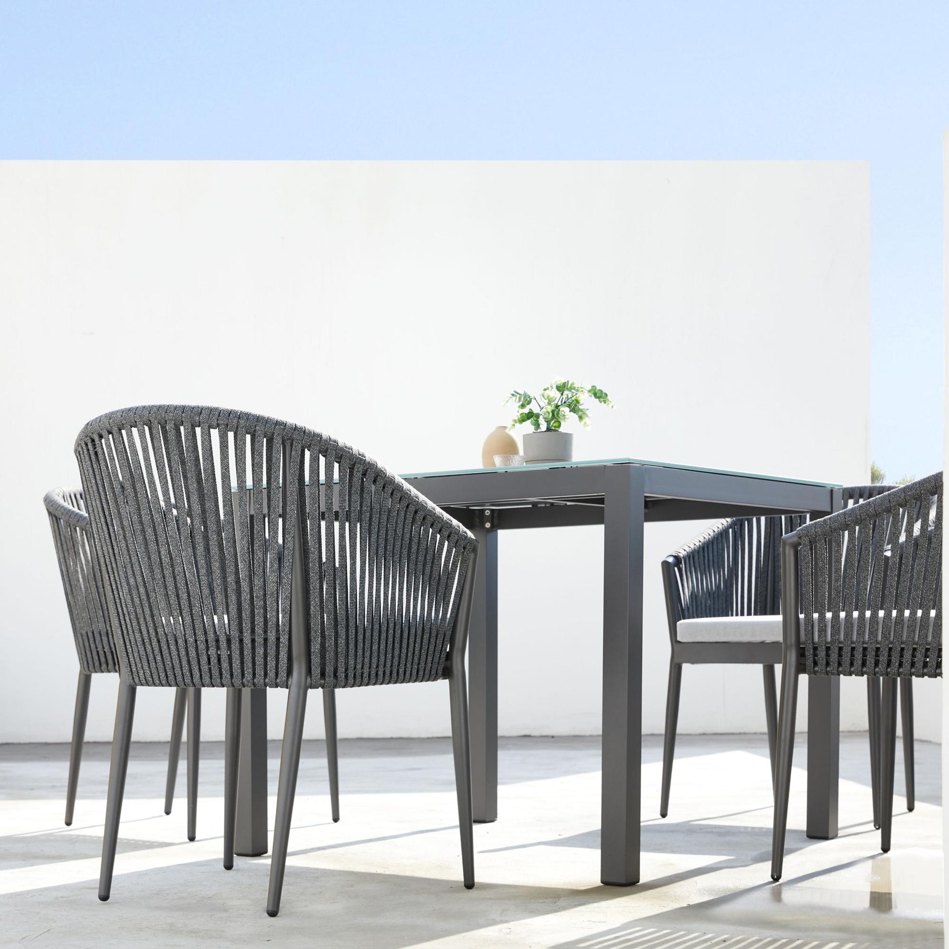 Sillón Ukiah aluminio y cuerda antracita con cojín gris medio