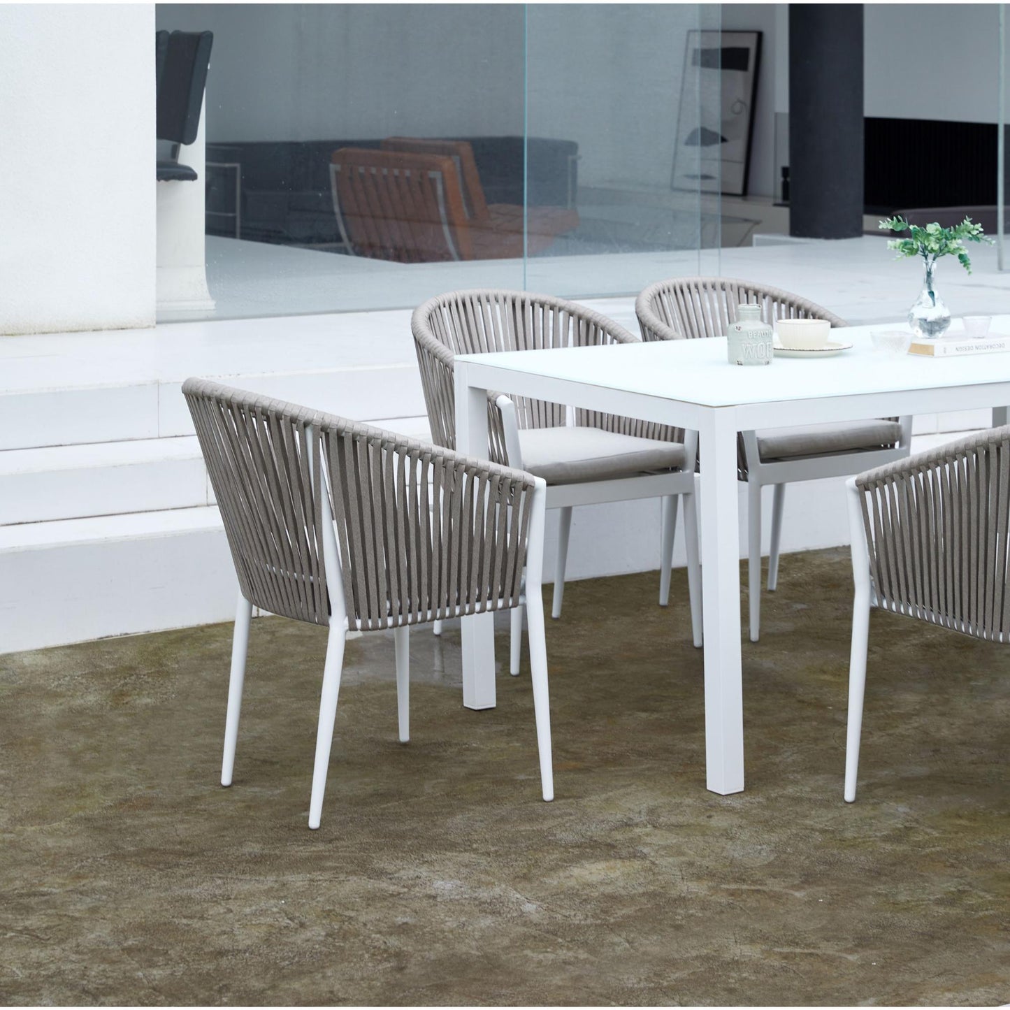 Sillón Ukiah aluminio blanco con cuerda y cojín greige